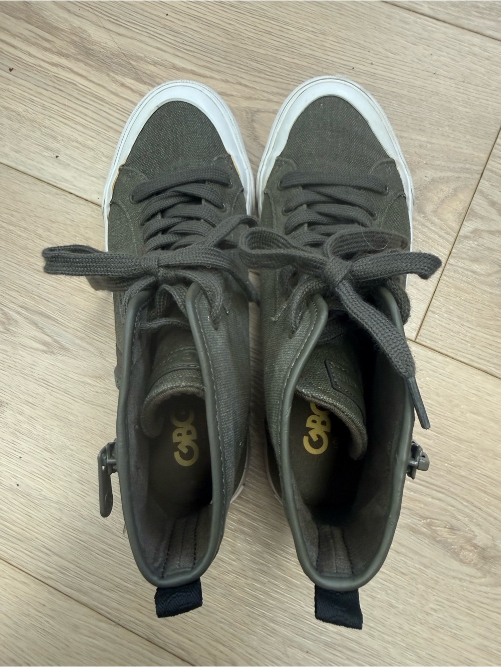 Guess Los Angeles Canvas Sneakers
G Gorlia2 Green Size 8.5 - Picture 9 of 10